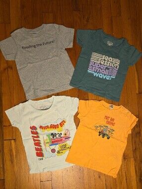 Kids Short Sleeve Tee - 2 & 3 with Arctic Paw hat